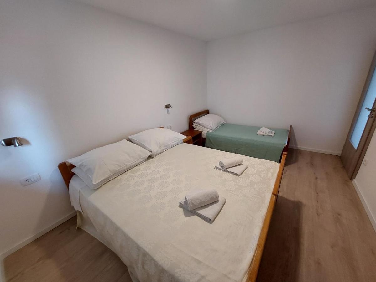 Apartments Babic Трогир Екстериор снимка