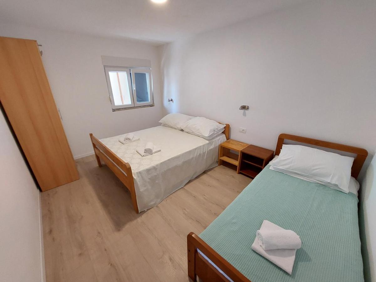 Apartments Babic Трогир Екстериор снимка