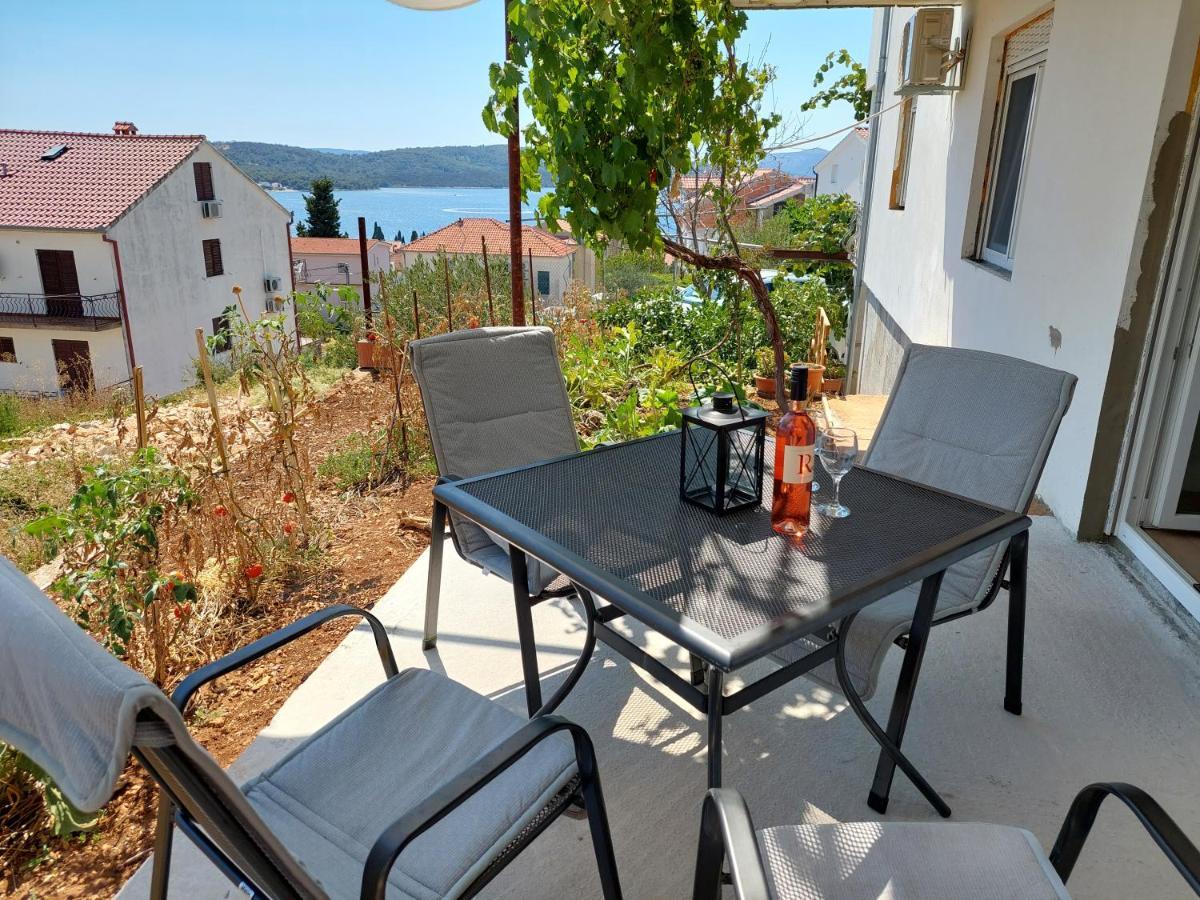 Apartments Babic Трогир Стая снимка
