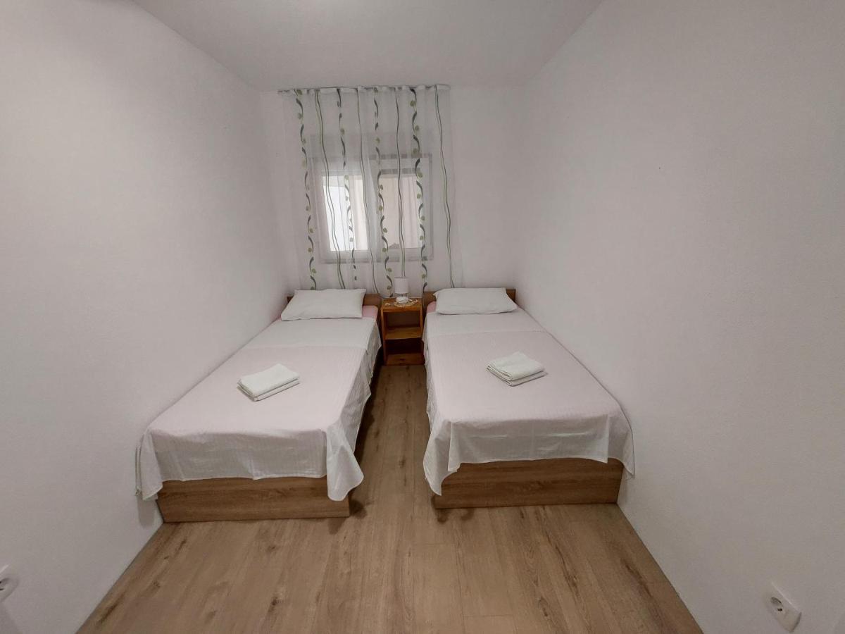 Apartments Babic Трогир Екстериор снимка
