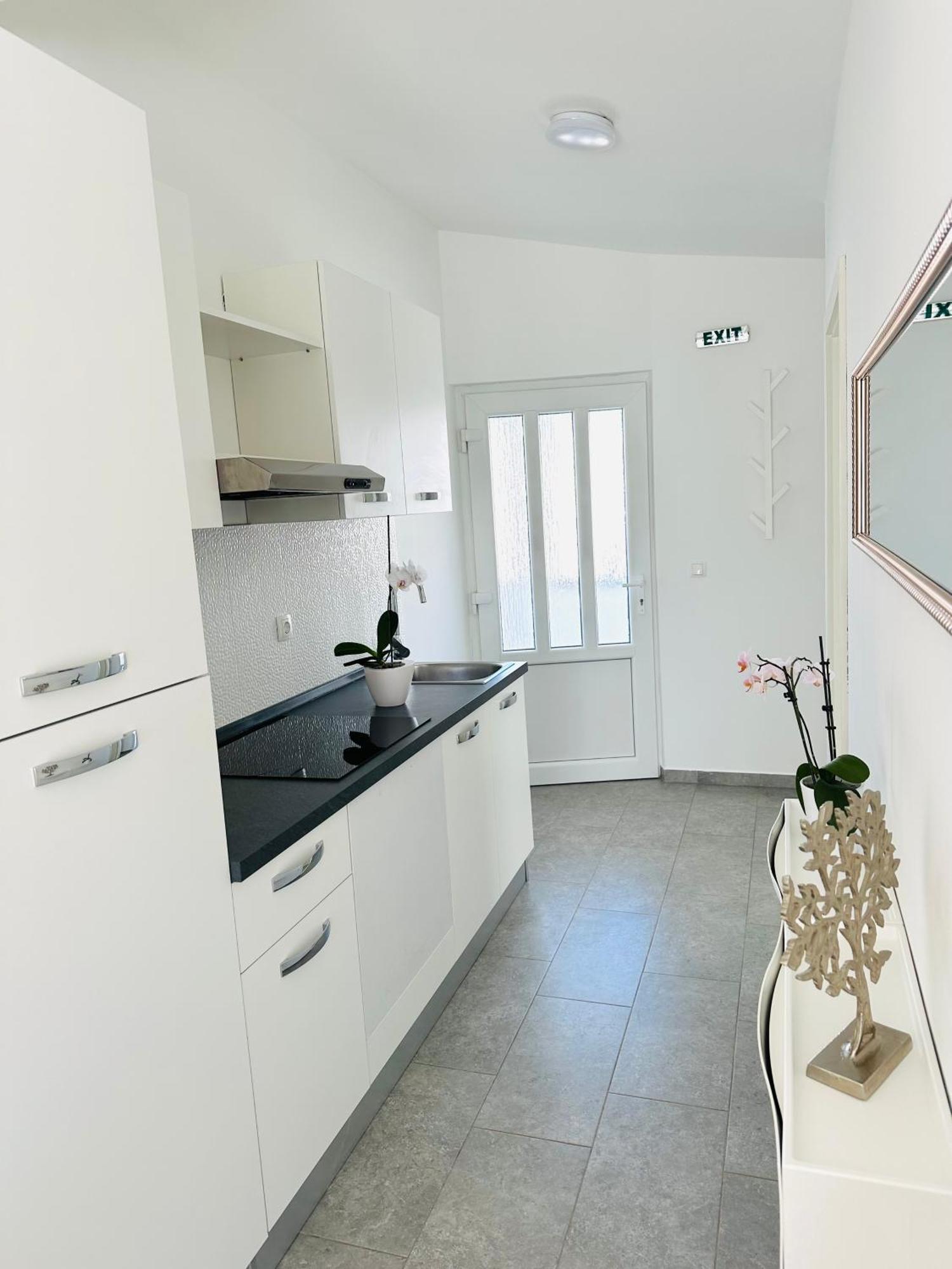 Apartments Babic Трогир Екстериор снимка