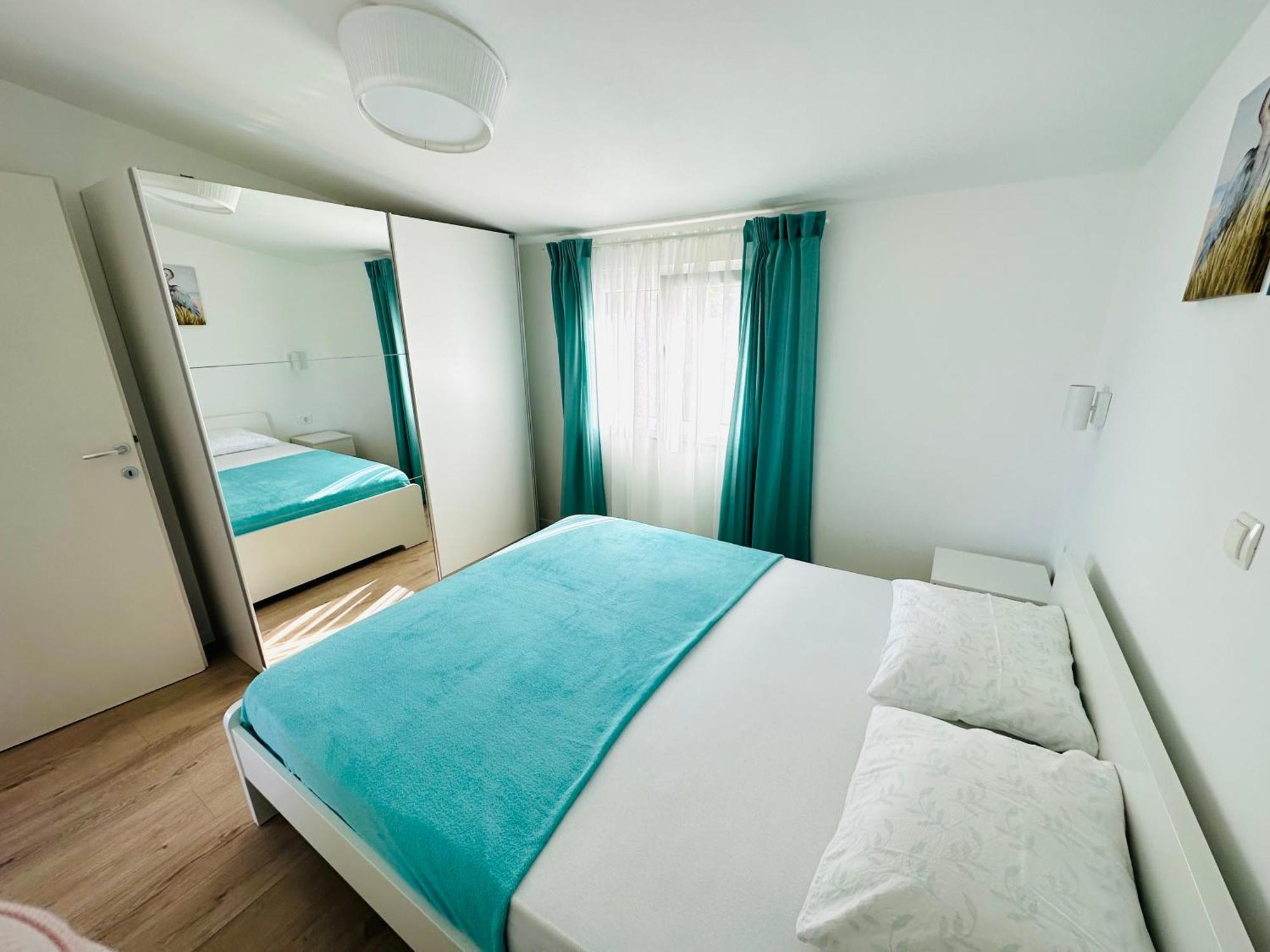 Apartments Babic Трогир Екстериор снимка